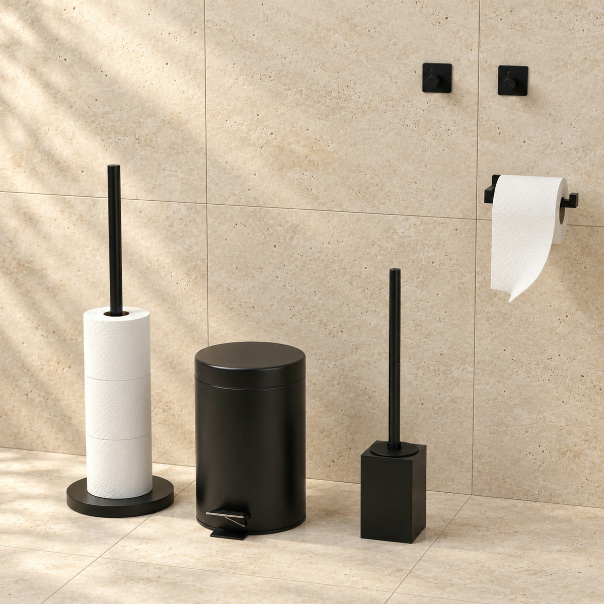 5-teiliges Schwarzes Eckiges Toilettenset - Stehender Toilettenpapierhalter für 5 Rollen & Extra Dünner Selbstklebender Toilettenpapierhalter - WC-Bürstenhalter, Mülleimer & Wandhaken